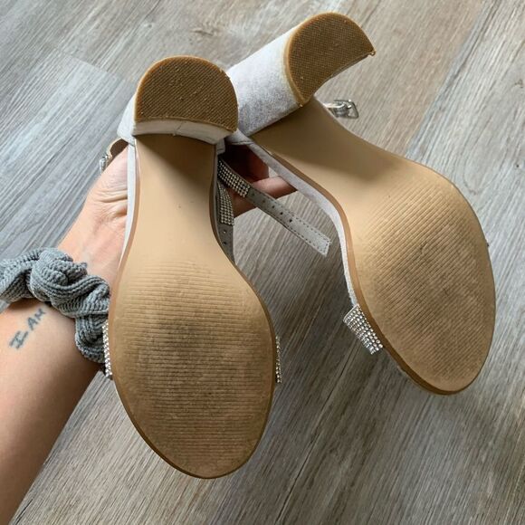 Steve Madden Kalina Diamond Strappy Dress Heels Gray Suede Leather Size 8 - Picture 5 of 7